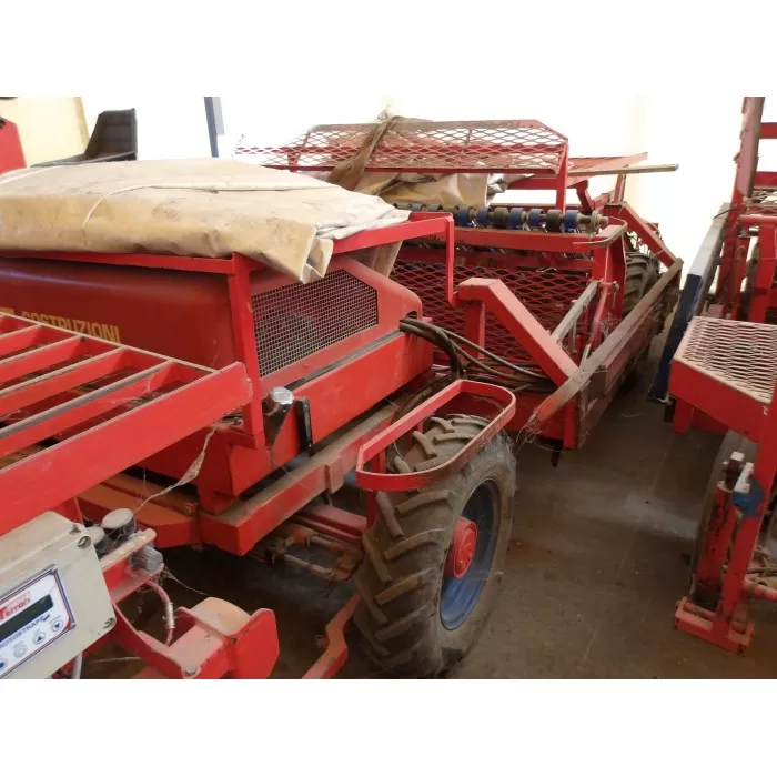 TRAPIANTATRICE SEMOVENTE ROTOSTRAPP 8 FILE